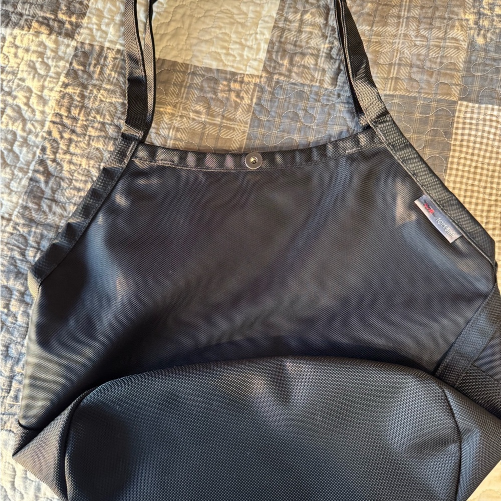 Tom Bihn Swift black